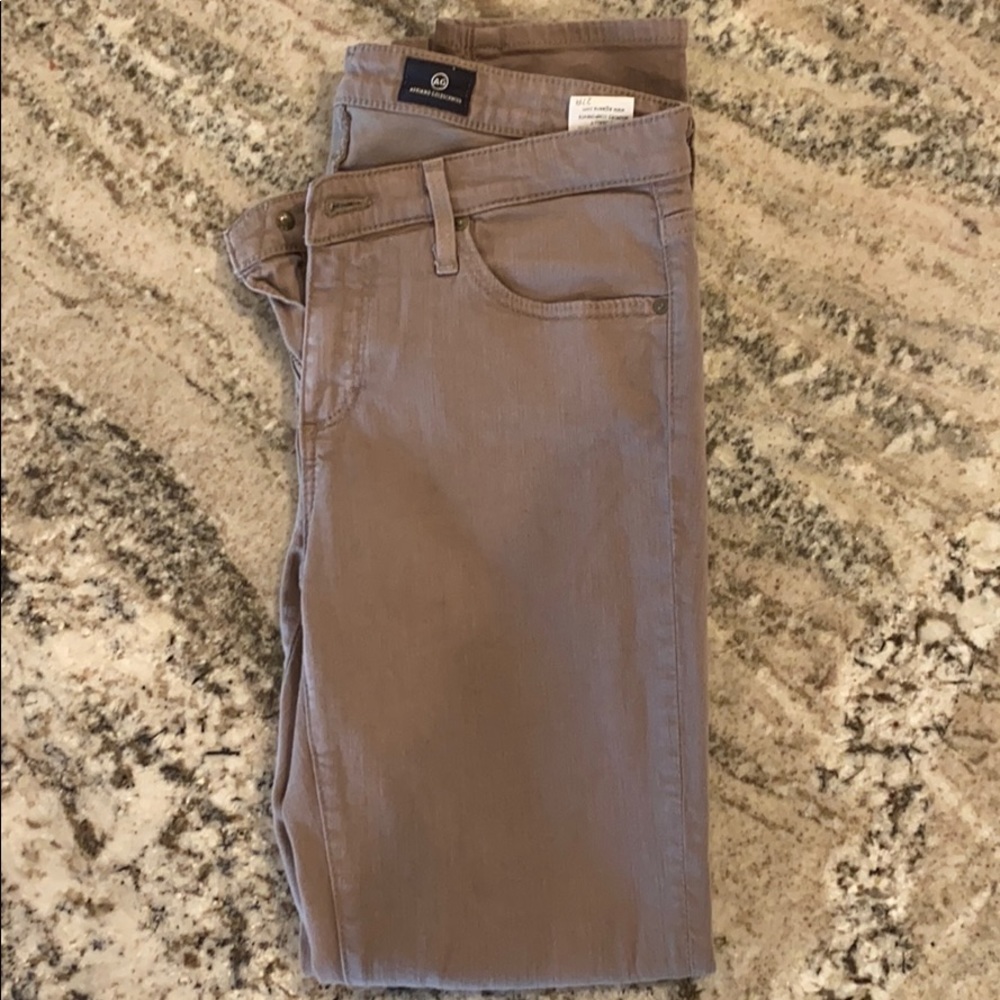 AG “The Stevie Ankle” Slim Straight Ankle